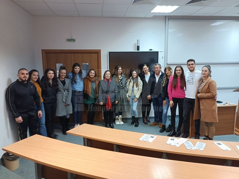 Студенти по „Право“ в БСУ почерпиха опит от бургаски прокурори